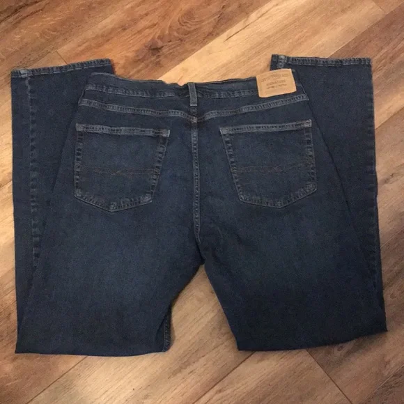 Levi’s Signature Straight Cut Jeans - Picture 2 of 6